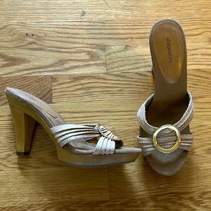 Xhilaration heels 9.5 size